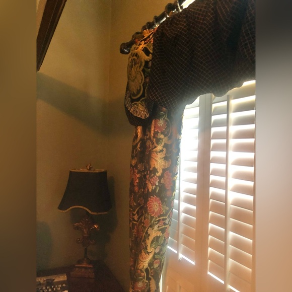 Custom Valence from Austin Horne Guston fabric - Picture 4 of 6